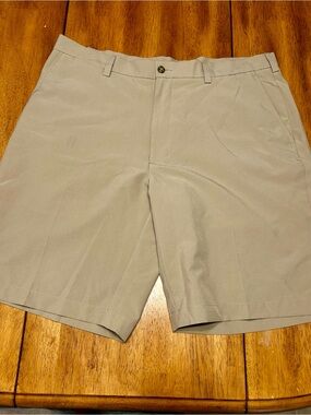 PGA Tour Beige Flat Front Men's Shorts Size 38